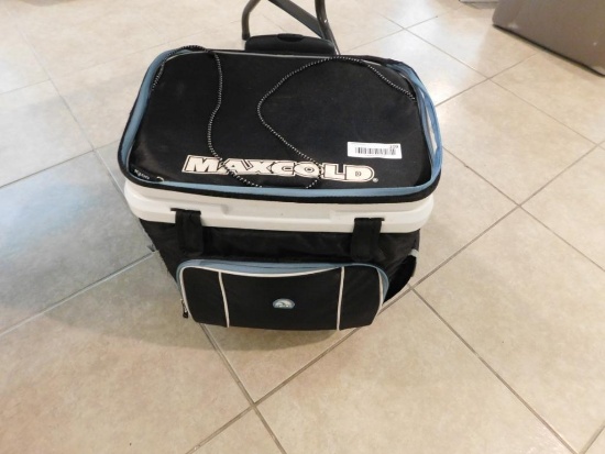 Igloo MaxCold Rolling Cooler