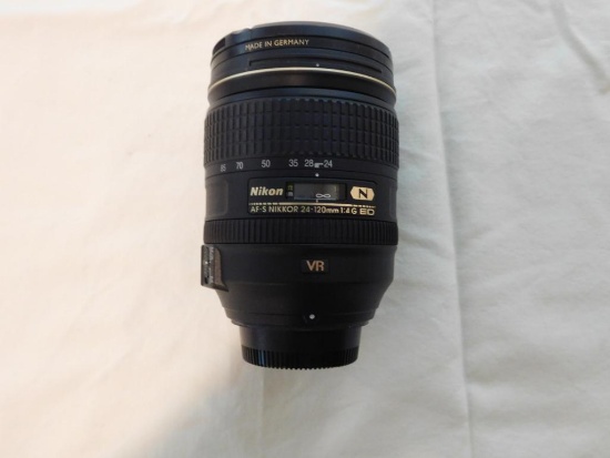 Nikon AF-S Nikkor 24-200mm 1:4G ED Lens