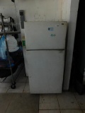 HotPoint refrigerator/freezer-rough shape