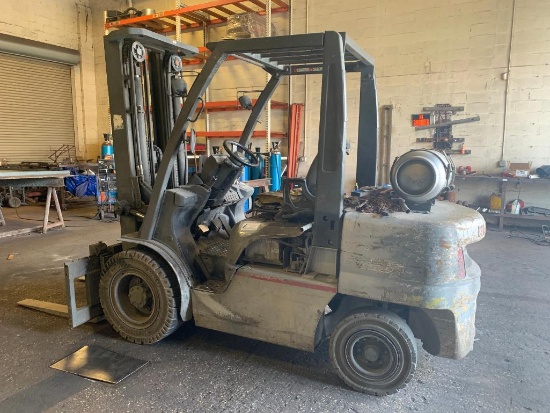 Nissan Forklift - 6600 lb capacity, 3 Stage Propane with Side to side - 3732 Hours