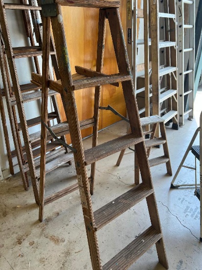 5 Ft Wood A Frame Ladder