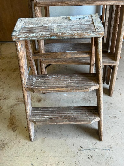 Wood Step Ladder