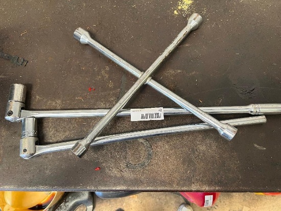 Misc lot of 2 ratchet wrenches and tire iron