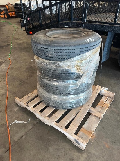 4 Tires (Used) Sumitoma Steel Radial ST 717 9R 17.5 4C Regrovable Tires