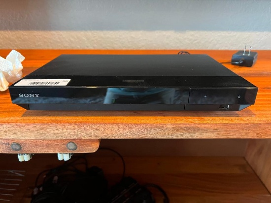 Sony Ultra 4D Blue Ray Player, UBP-X700 with remote