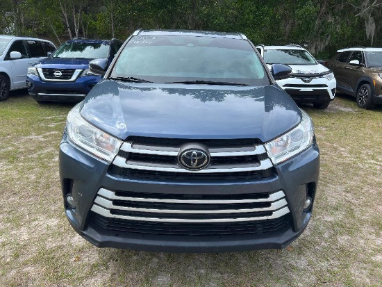 2018 Toyota Highlander XLE Multipurpose Vehicle (MPV), VIN # 5TDKZRFH3JS287073