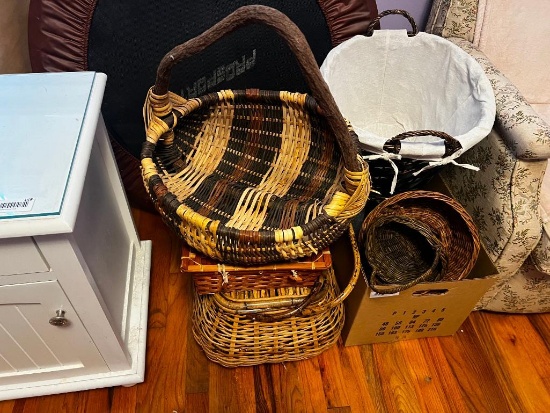 Misc lot of baskets
