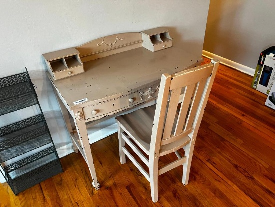 Little desk and chair