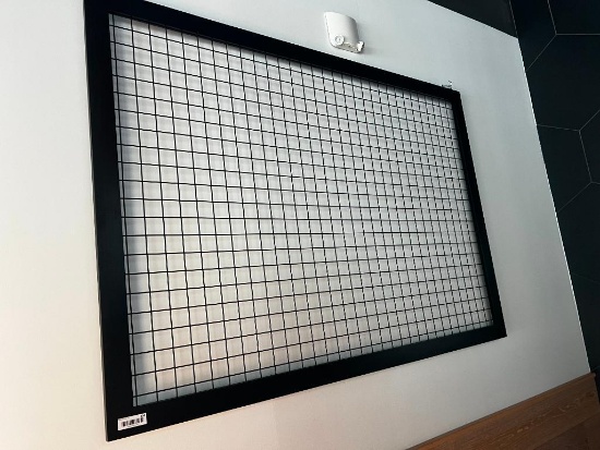 frame with metala cross wire