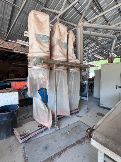 Woodchuck model 3-7.5, three (3) bag, recirculating type dust collector,