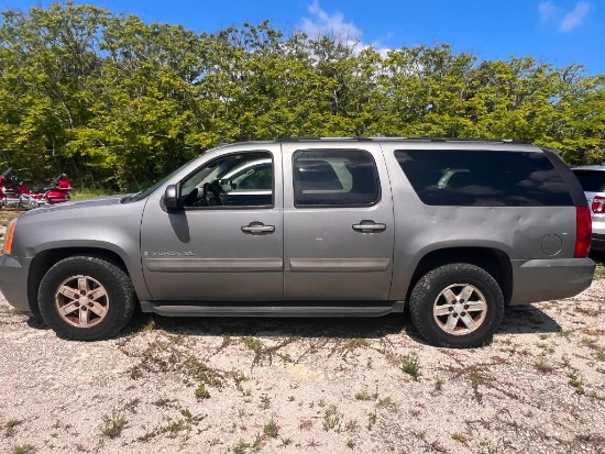 2007 GMC Yukon XL Multipurpose Vehicle (MPV), VIN # 1GKFC160X7J244309