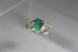 14k Yellow Gold Emerald Fashion Ring