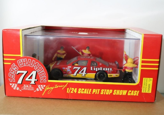 1995 Champion 1:24 Scale Pit Stop Show Case