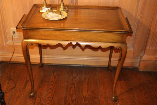 Nice Queen Anne Style Tea Table