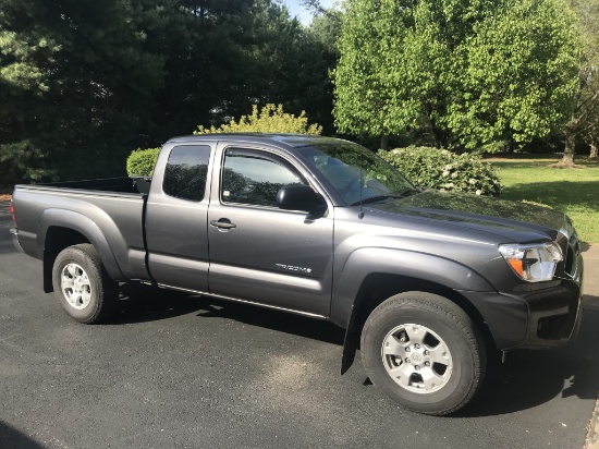 2013 Toyota Tacoma PreRunner SR5 Pick-Up Truck