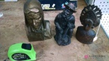3 figurines