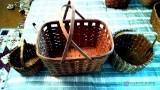 Lot of 3 wicker baskets
