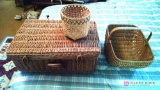 Lot of 3 wicker baskets