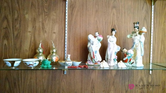 Assorted Chinese figurines