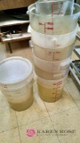 Lot of commercial measuring buckets