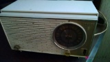 Vintage Zenith AM FM radio