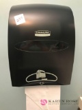Automatic towel dispenser
