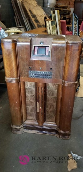 Vintage Tube Radio