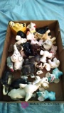 Lot of assorted elephant figurines