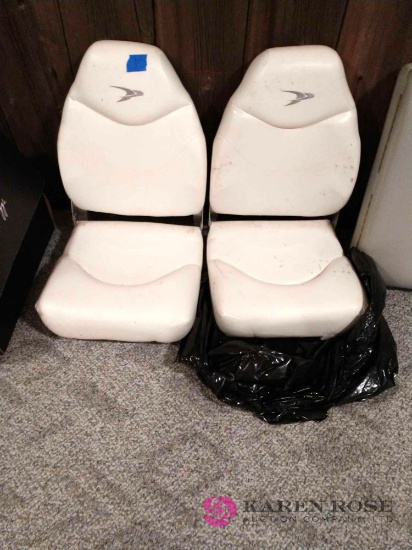 PAIR OF USED BOAT SEATS