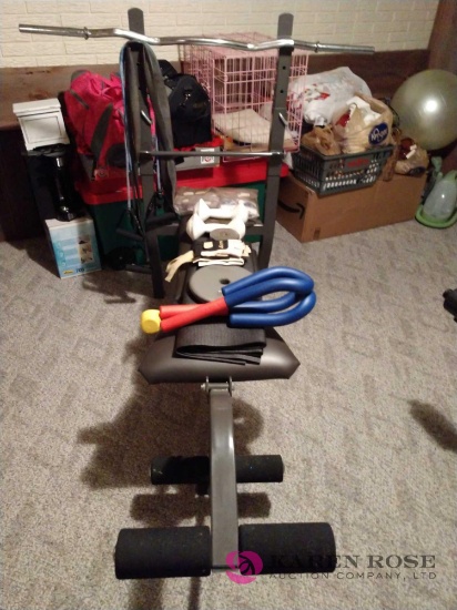 Weight bench with accessories