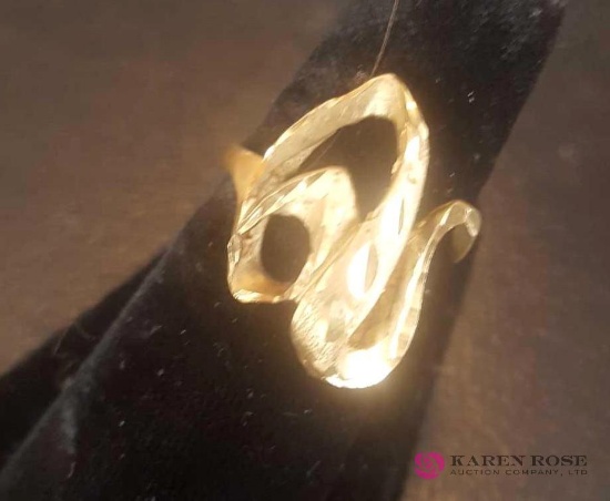 10 karat gold ring