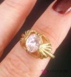 Ladies 10 karat gold ring