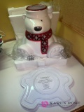 Polar bear candle holder