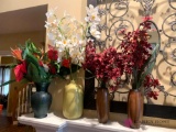 Lot of seven vases with flowers