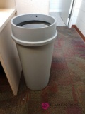 Commercial trash can