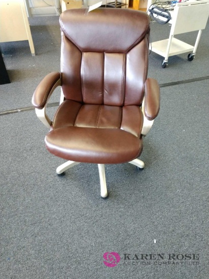 Room 300 office chair