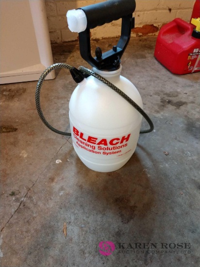 Pressure sprayer for bleach