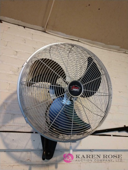 Garage wall-mounted fan
