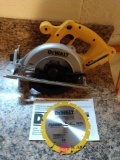 DeWalt 390 18 volt circular saw