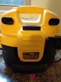 DeWalt dc500 wet-dry vacuum