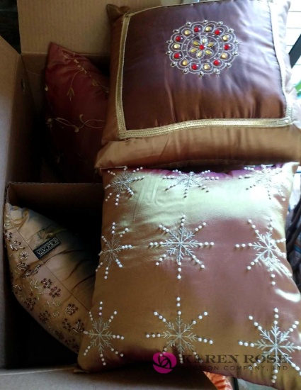 HOLLAND LOC, Four decorator pillows