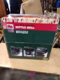 Kettle grill new in box b1
