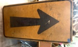 Arrow sign b1