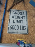 Gross weight limit street sign b1