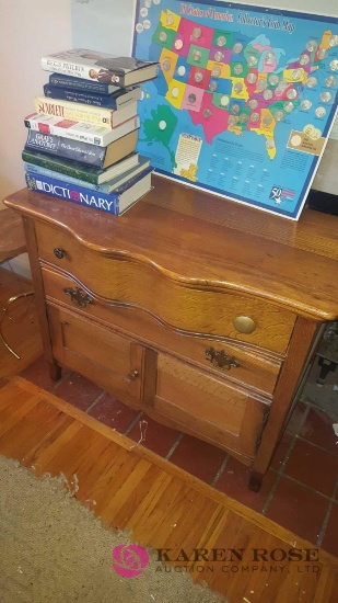 Vintage small dresser