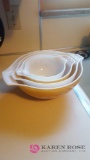 Pyrex bowls yellow and white