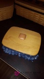 1999 Longaberger basket with wood lid