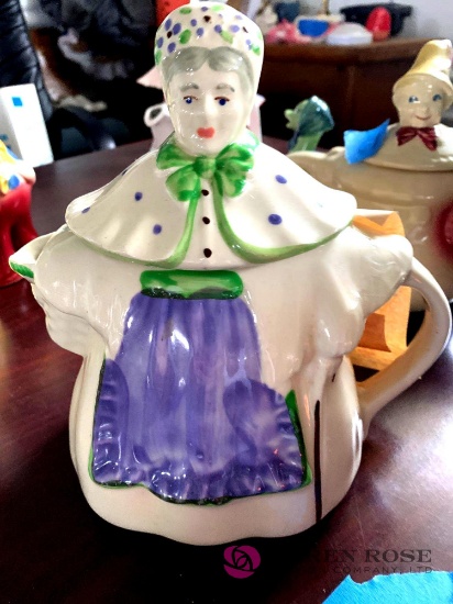 Collectible Shawnee Pottery Teapot