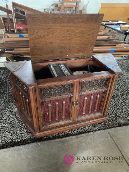 Vintage RCA turntable and 8track entertainment stand