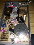 Flat of trinkets